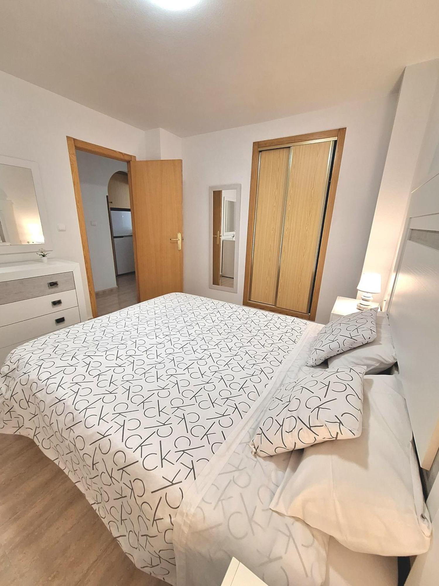 M&R Trini Beach, Parking Privado Torrevieja Luaran gambar